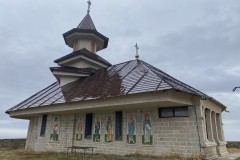 Biserica din piatra din Năeni 25