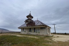 Biserica din piatra din Năeni 26