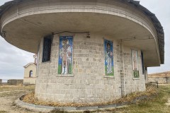 Biserica din piatra din Năeni 53