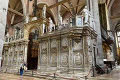 Biserica Santa Maria Gloriosa dei Frari 35