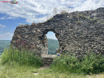 Cetatea Șoimoș 40