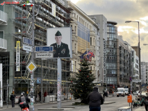 Checkpoint Charlie Berlin 02