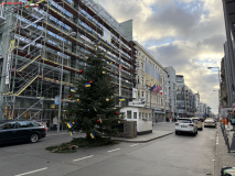 Checkpoint Charlie Berlin 04