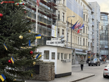 Checkpoint Charlie Berlin 05