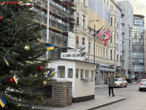 Checkpoint Charlie Berlin 06