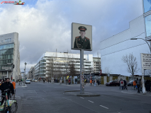 Checkpoint Charlie Berlin 07