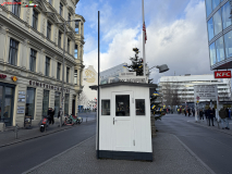 Checkpoint Charlie Berlin 08