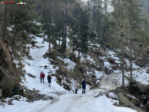 Chilia Părintelui Arsenie Boca si Cabana Valea Sambetei iarna 08