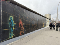 East Side Gallery din Berlin 14