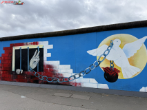 East Side Gallery din Berlin 18