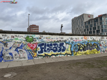 East Side Gallery din Berlin 25