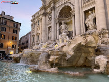 Fontana di Trevi Roma 38