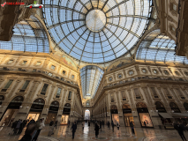 Galleria Vittorio Emanuele al II-lea din Milano 13