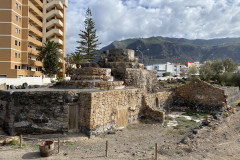 Lime kilns, Tenerife 42