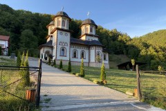 Mănăstirea Băișoara 03