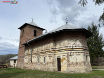 Mănăstirea Bradu  36