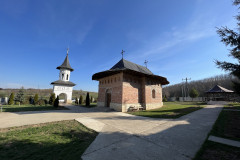 Mănăstirea Cârlomănești 08