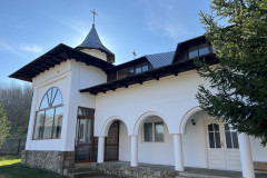 Mănăstirea Cârlomănești 16