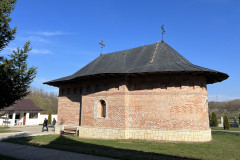 Mănăstirea Cârlomănești 17