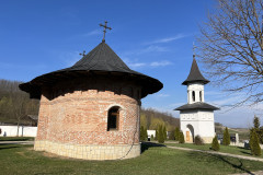 Mănăstirea Cârlomănești 30