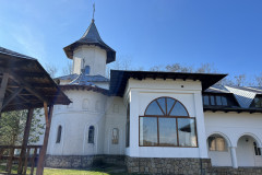 Mănăstirea Cârlomănești 31