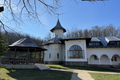 Mănăstirea Cârlomănești 34
