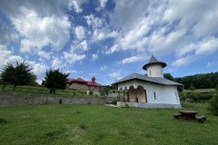 Mănăstirea Cârnu 39