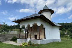 Mănăstirea Cârnu 40