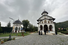 Mănăstirea Cârţişoara 10