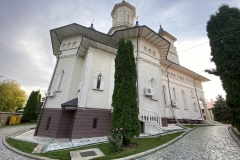Manastirea Ciolpani 05