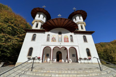Mănăstirea Codreanu 38