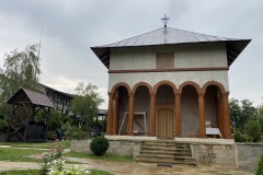 Mănăstirea Cornu 08