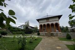Mănăstirea Cornu 21