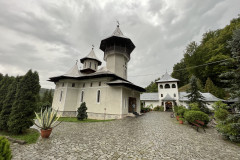Mănăstirea Crișan 08