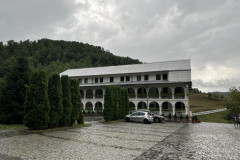 Mănăstirea Crișan 09