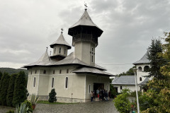 Mănăstirea Crișan 30