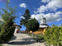 Mănăstirea Dălhăuți aprilie 2024 09