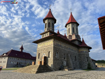 Mănăstirea de stil vechi Sfântul Mina 21