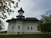 Mănăstirea Duminica Mironosiţelor 15