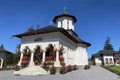 Mănăstirea Izvoru Mureşului 13