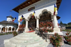 Mănăstirea Izvoru Mureşului 14