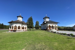 Mănăstirea Izvoru Mureşului 35