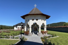 Mănăstirea Izvoru Mureşului 44