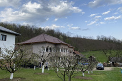 Mânăstirea Logreşti 05