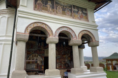 Mânăstirea Logreşti 13