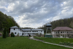 Mânăstirea Logreşti 34
