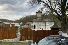 Mânăstirea Logreşti 38