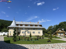 Mânăstirea Măgura Ocnei mai 2024 11