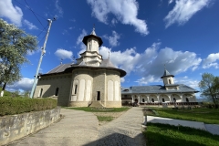 Mănăstirea Măgura Ocnei 05