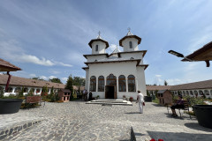Mănăstirea „Naşterea Maicii Domnului“ de la Făget-Boholţ 25